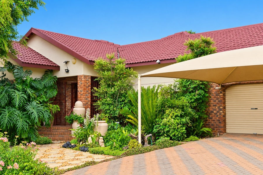 4 Bedroom Property for Sale in Wilkoppies North West